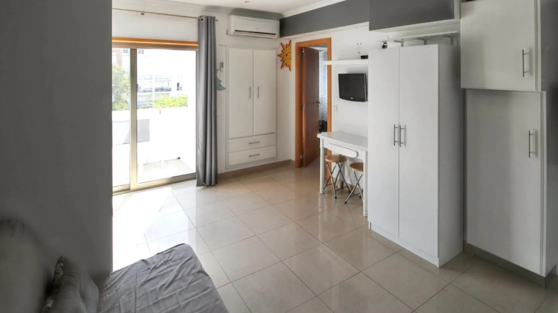 Apartment Comfortable Studio In Albufeira 20 M² Pleasant Balcony Portugal