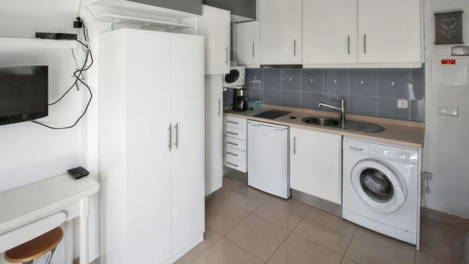 Comfortable Studio In Albufeira 20 M² Pleasant Balcony